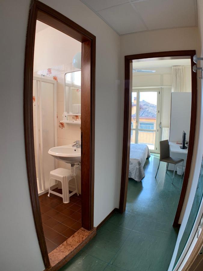 Hotel Sorriso Brenzone sul Garda Dış mekan fotoğraf