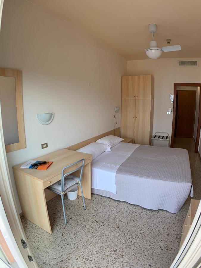 Hotel Sorriso Brenzone sul Garda Dış mekan fotoğraf