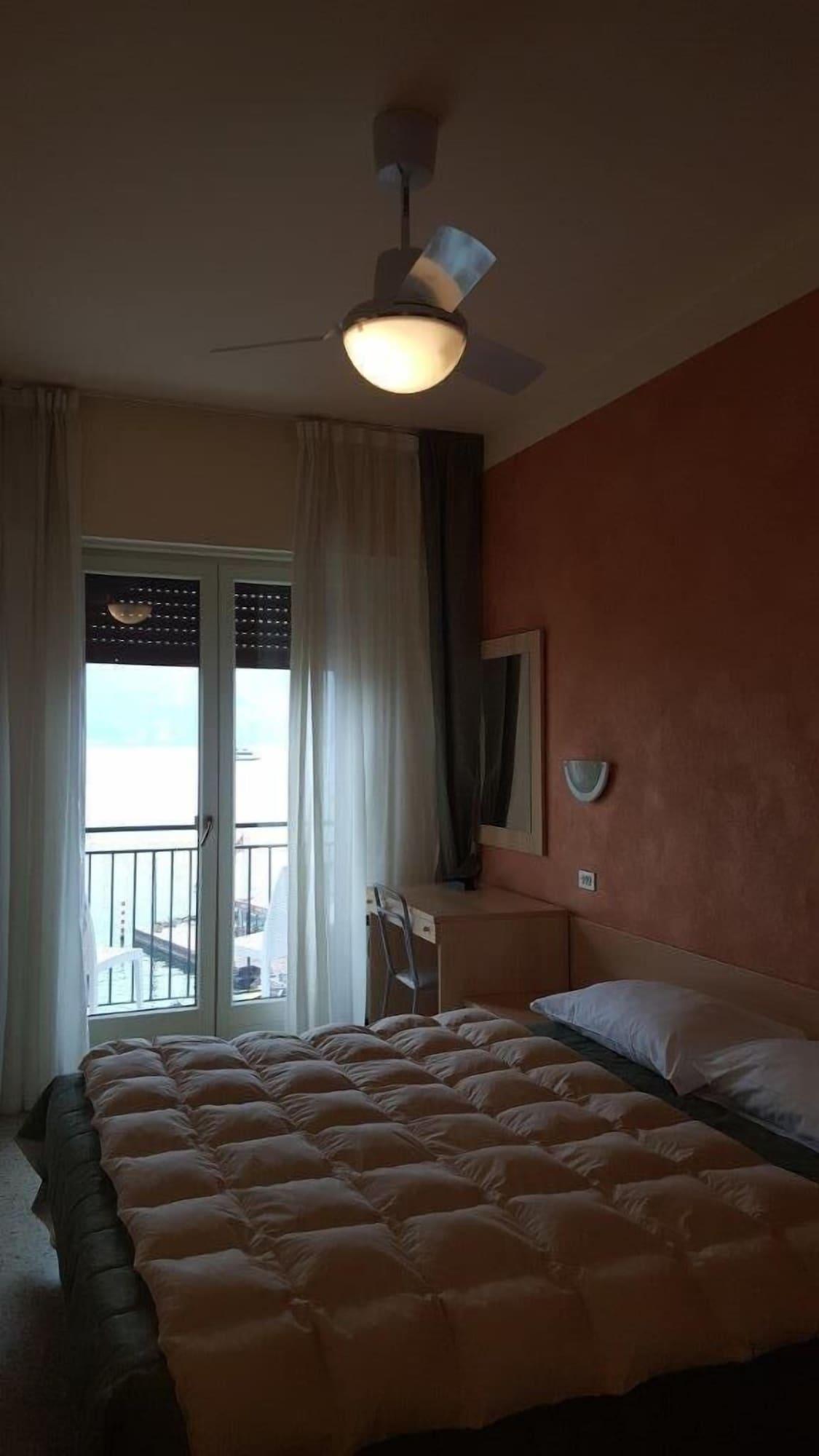 Hotel Sorriso Brenzone sul Garda Dış mekan fotoğraf