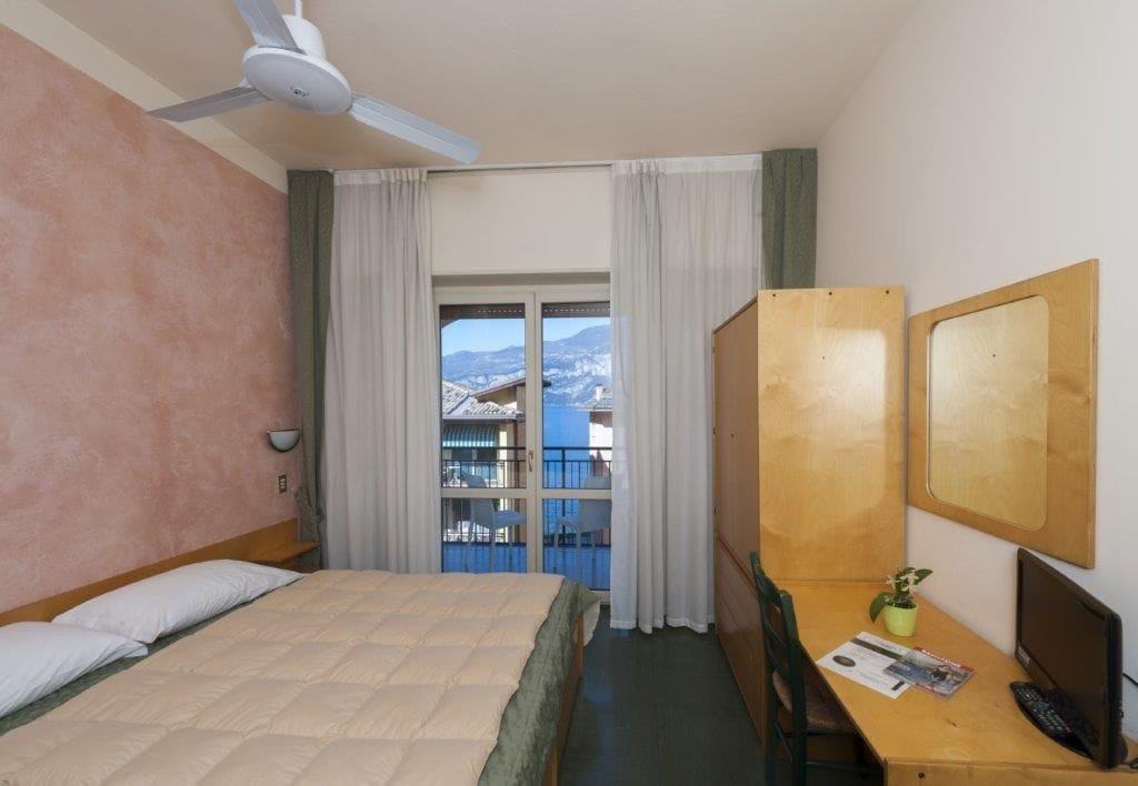 Hotel Sorriso Brenzone sul Garda Dış mekan fotoğraf