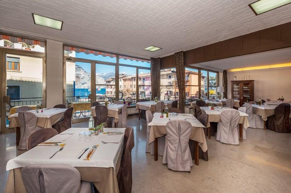 Hotel Sorriso Brenzone sul Garda Dış mekan fotoğraf