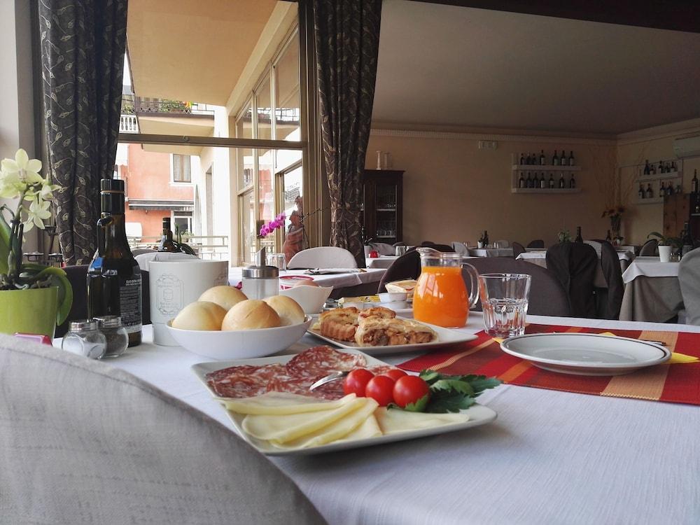 Hotel Sorriso Brenzone sul Garda Dış mekan fotoğraf