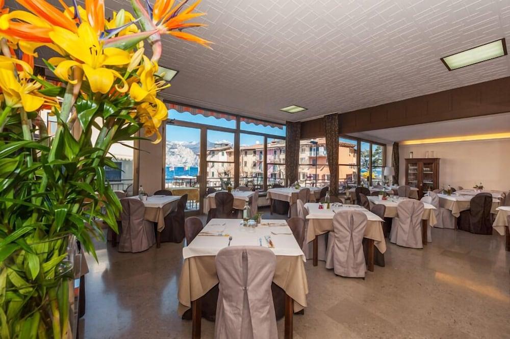 Hotel Sorriso Brenzone sul Garda Dış mekan fotoğraf
