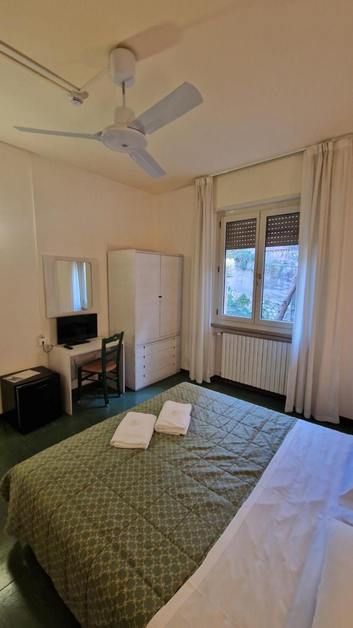 Hotel Sorriso Brenzone sul Garda Dış mekan fotoğraf