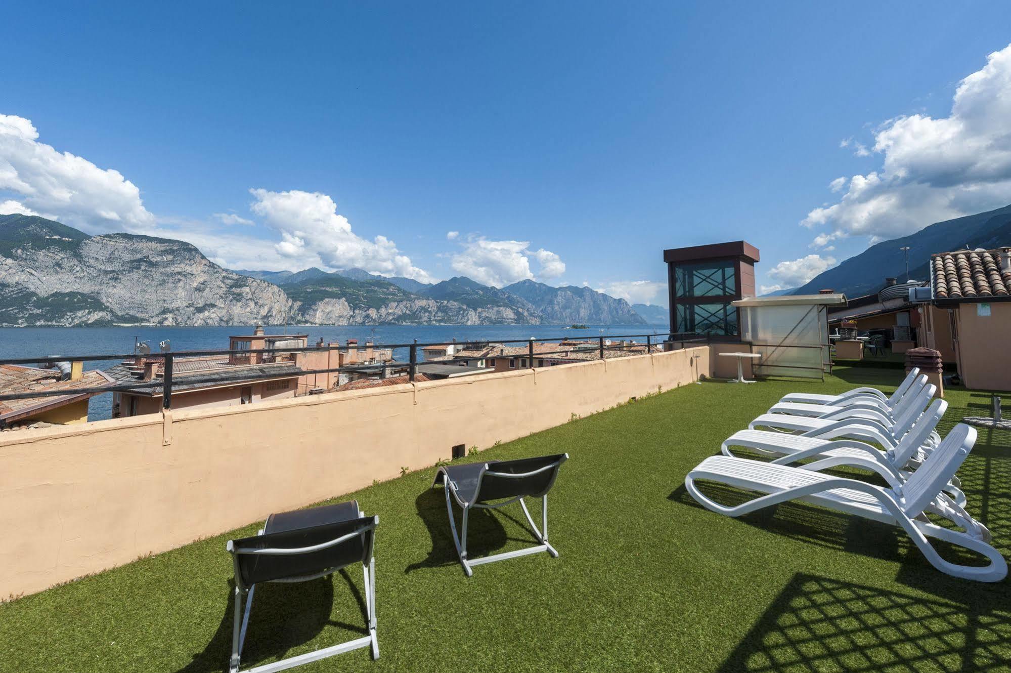 Hotel Sorriso Brenzone sul Garda Dış mekan fotoğraf